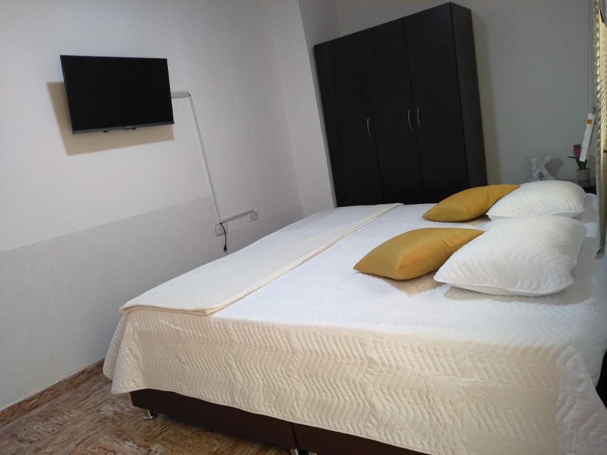 Komodo Alojamiento- Hostal Autoservicio, Ubicado Cerca Al Centro Historico - Bano Privado, Wifi , Cama 2X2 Y Agua Caliente Y Cocina Compartida Попаян Екстериор снимка