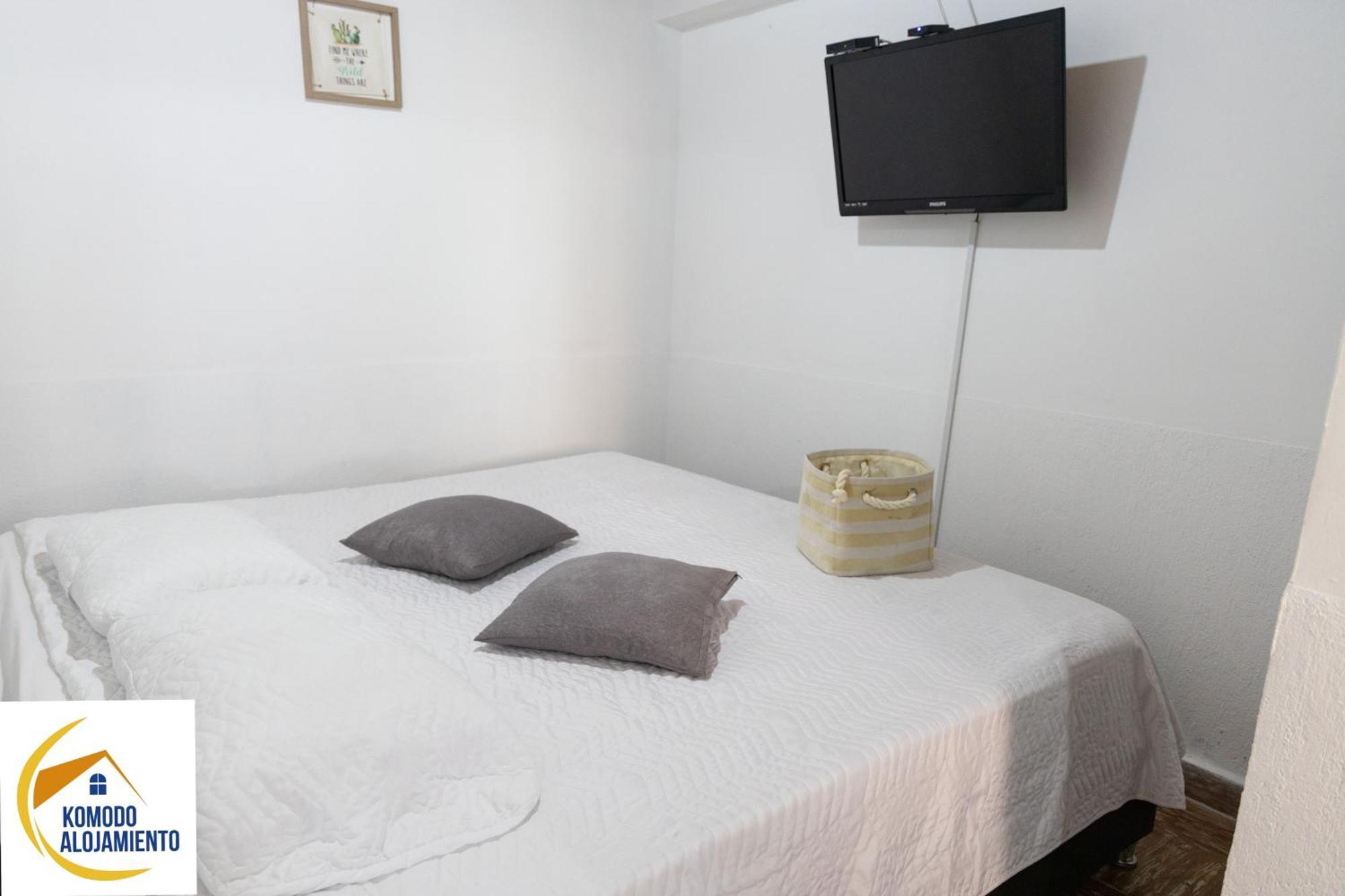 Komodo Alojamiento- Hostal Autoservicio, Ubicado Cerca Al Centro Historico - Bano Privado, Wifi , Cama 2X2 Y Agua Caliente Y Cocina Compartida Попаян Екстериор снимка