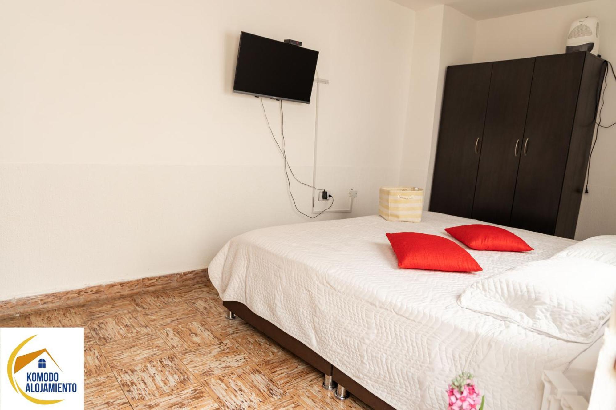 Komodo Alojamiento- Hostal Autoservicio, Ubicado Cerca Al Centro Historico - Bano Privado, Wifi , Cama 2X2 Y Agua Caliente Y Cocina Compartida Попаян Екстериор снимка