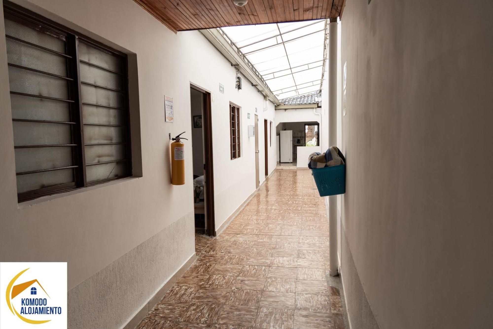 Komodo Alojamiento- Hostal Autoservicio, Ubicado Cerca Al Centro Historico - Bano Privado, Wifi , Cama 2X2 Y Agua Caliente Y Cocina Compartida Попаян Екстериор снимка