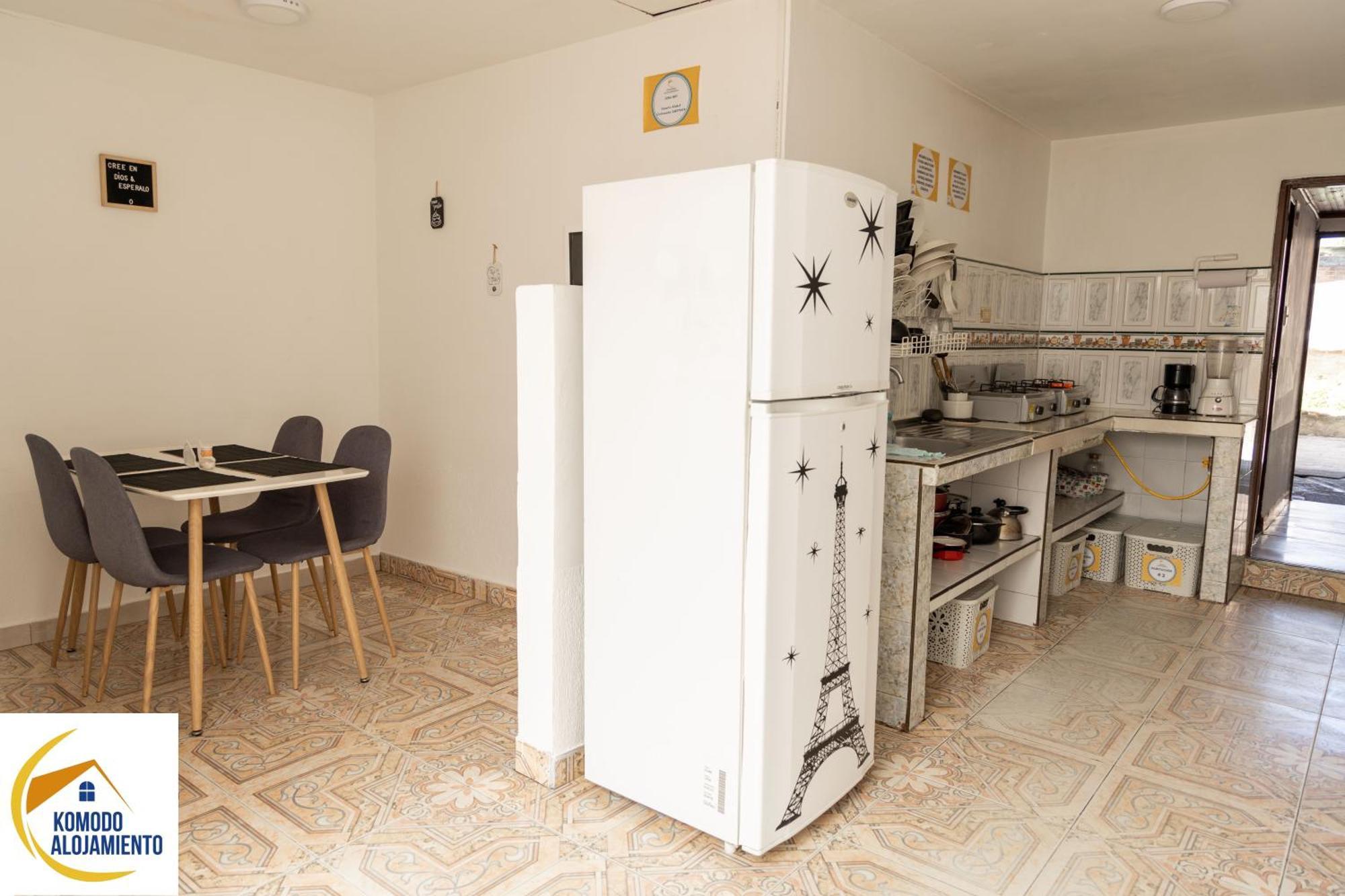 Komodo Alojamiento- Hostal Autoservicio, Ubicado Cerca Al Centro Historico - Bano Privado, Wifi , Cama 2X2 Y Agua Caliente Y Cocina Compartida Попаян Екстериор снимка
